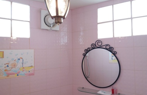 Pak Chong Hotel | Inviting Hello Sunny Home with Family-Friendly Amenities