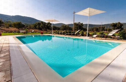 Macchia di Monte Apartment | Trulli Francisto: Oceanfront Escape with Pool & Breakfast