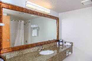 Lewiston Hotel | Discover Hells Canyon Grand Hotel with Oceanfront Views