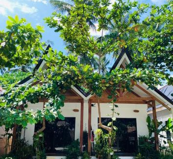 Catangnan Villa | Discover Helmina's Villas: Oceanfront Getaway for Families