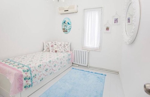 Taksim House | Inviting Helmy Group House Suites with Pool & Spa Amenities