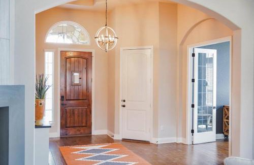 Helotes Villa | Pet and Child Friendly Retreat in Helotes Serenity