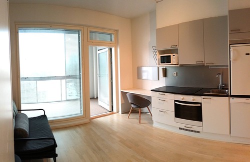 Aviapolis Apartment | Helsinki-Vantaa -airport studio 1: near the airport and the train station