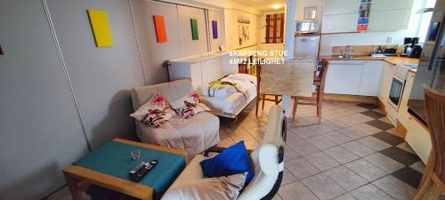 Akrehamn Apartment | Relax by the Water at Helt i Vannkanten - Family Friendly