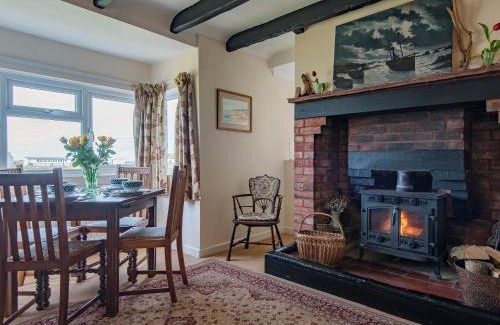 Dungeness House | Family-Friendly Stays at Helvetia with a 9/10 Guest Rating