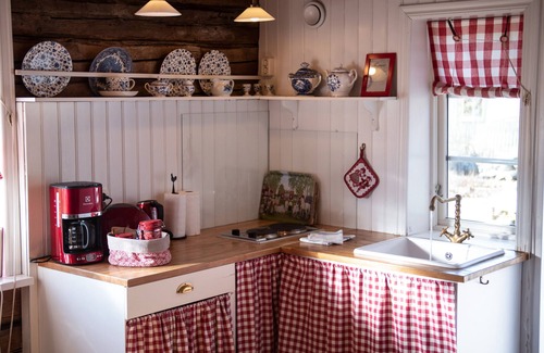Vasteras Municipality Apartment | Discover Hem till Gården: Pet-Friendly Retreat with Spa