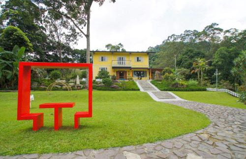 Nanzhuang House | Hemerocallis Country House: Family-Friendly Getaway
