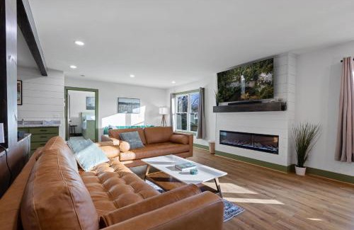 Pikeville House | Hemlock Haven - Fall Creek Falls Escape -Sleeps 16