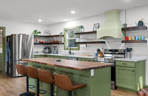 Pikeville House | Hemlock Haven - Fall Creek Falls Escape -Sleeps 16