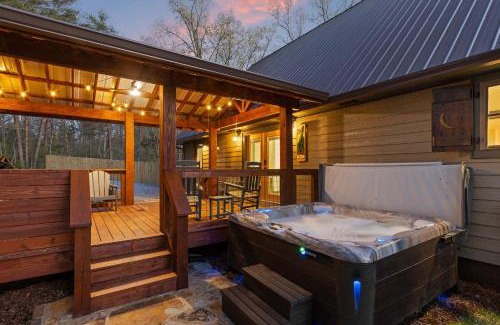 Pikeville House | Hemlock Haven - Fall Creek Falls Escape -Sleeps 16
