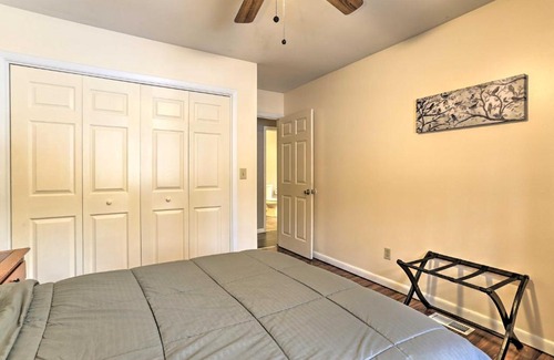 Dingmans Ferry House | Hemlock House: Epic Arcade Room & Inviting Hot Tub Retreat