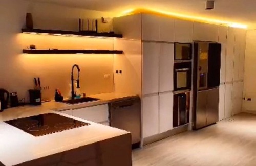 Lecheria Apartment | Beachside Retreat with Private Access for Families