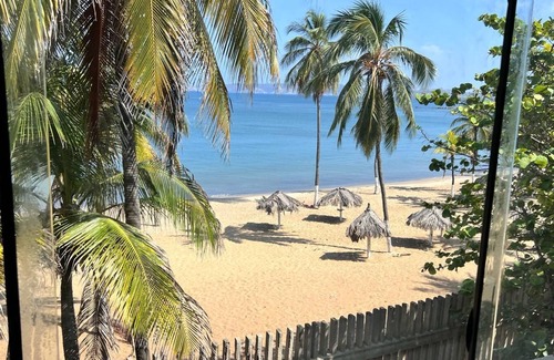 Lecheria Apartment | Beachside Retreat with Private Access for Families