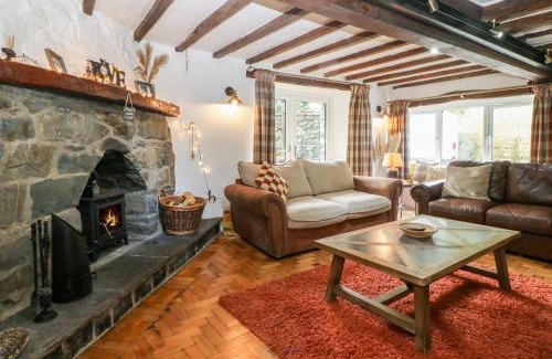 Llanrwst House | Unforgettable Stay at Hen Felin Isaf - Pet Friendly Bliss