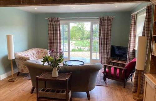 Long Clawson House | Idyllic Hen House: Private Annexe on Picturesque Farm