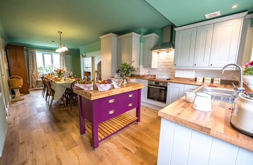Scunthorpe Other | Ultimate Hen Party House with Private Spa & Catering
