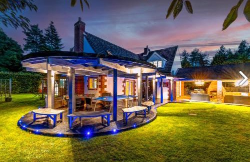 Ickburgh House | Unforgettable Hen & Stag Retreat - Sleeps 10 to 30
