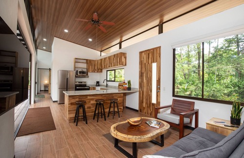 Portalon House | Discover Henaway House: Family-Friendly with Spa & Kitchen