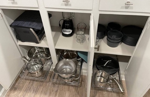 Knox - Henderson Apartment | Henderson Hideaway: King Bed, Patio & Pet-Friendly Comfort