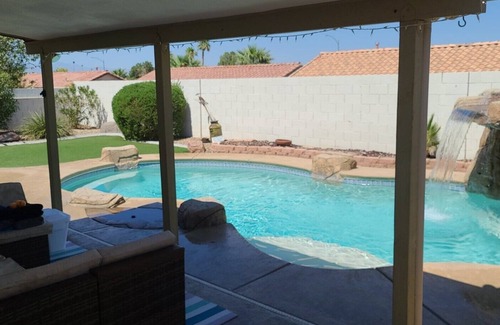 River Mountain House | Discover the Henderson Oasis: Family-Friendly Retreat