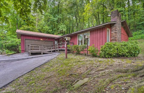 Bat Cave House | Pet-Friendly Hendersonville Retreat Near Lake Lure