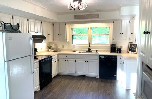 Hendersonville House | Inviting Hotel in Hendersonville, TN Near Nashville