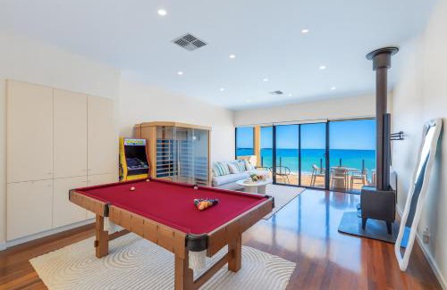 Henley Beach House | Henley Beachfront Luxury Home With Sauna Just 200m From Henley Square!