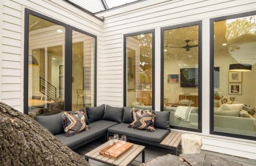 Bouldin House | Experience Henley by AvantStay: Guest House with Pool Oasis