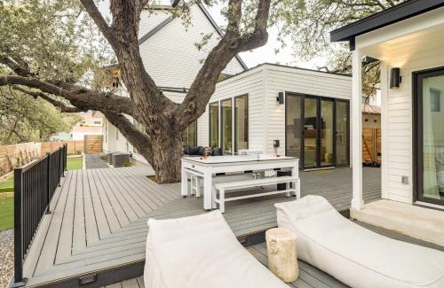 Bouldin House | Experience Henley by AvantStay: Guest House with Pool Oasis