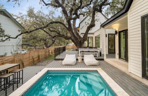 Bouldin House | Experience Henley by AvantStay: Guest House with Pool Oasis