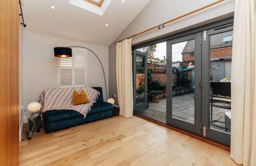 Henley Apartment | Discover Henley Gardens: Pet-Friendly & Family Approved