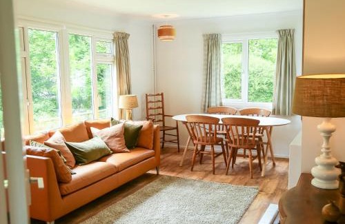 Felindre Farchog House | Pet-Friendly Henllys Lodge: Rated 10/10 by Guests