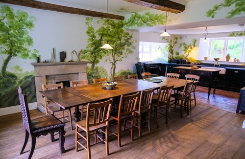 Felindre Farchog House | Henllys: Cozy Pet-Friendly Retreat with Open Fire in Newport