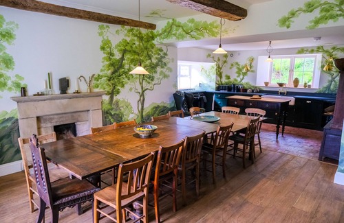 Felindre Farchog House | Henllys: Cozy Pet-Friendly Retreat with Open Fire in Newport
