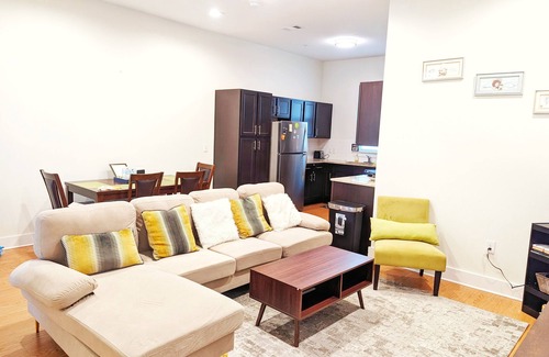 Round Rock Condo | Relaxing Henna2BD2B Condo with Pool & Breakfast Included