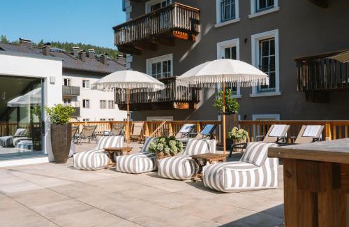 Kitzbuehel Hotel | Relax at HENRI Country House Kitzbühel with Pool & Spa