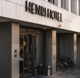 Stadtbezirke 01 Hotel | Elegant Henri Hotel Düsseldorf: Pet-Friendly & Spa Services