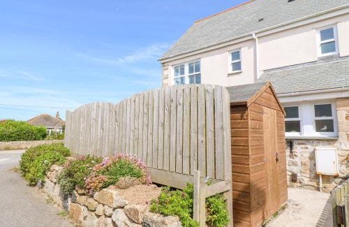 The Lizard House | Discover Henrys Croft: 4-Star Family & Pet Friendly Escape