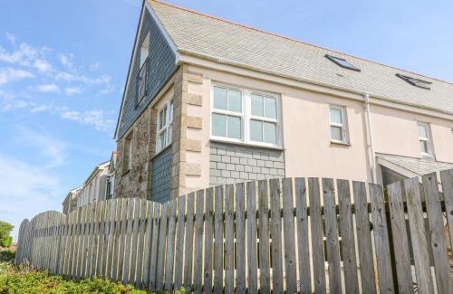 The Lizard House | Discover Henrys Croft: 4-Star Family & Pet Friendly Escape