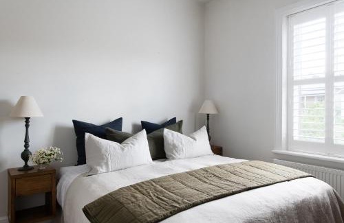 Launceston CBD House | Discover Henry’s on Balfour - Historic Elegance Awaits