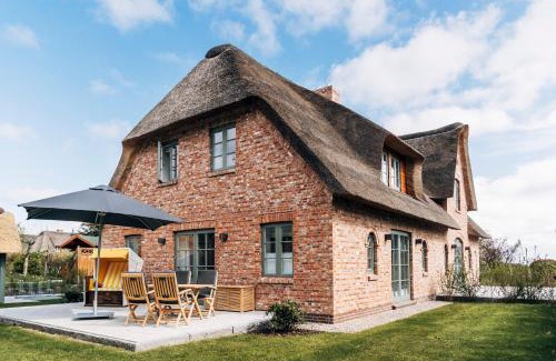 Oevenum House | Discover Henrys Reethüs: Pet-Friendly 4-Star Retreat
