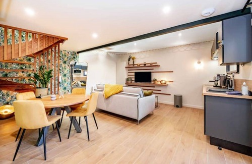 Langueux House | Relax at Heol Maison with Private Spa by the Bay