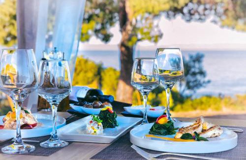 Sithonia Apartment | Heos Accommodation: Pet-Friendly Retreat with Pool & Breakfast