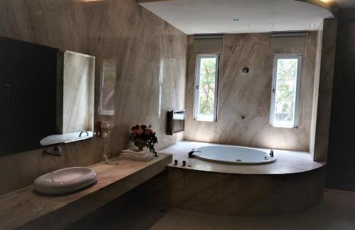Xinying Hotel | Relaxing Retreat at Her Home Spa Motel Xinying