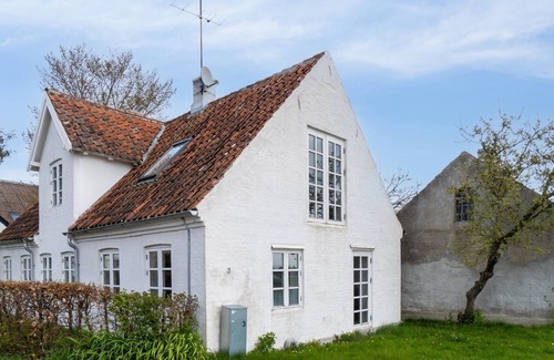 Ebeltoft House | Hera: Coastal Retreat with Spa and Ocean View Amenities