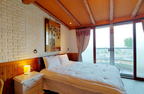 Hallim House | Herb In Recreational Pension: Family-Friendly Retreat