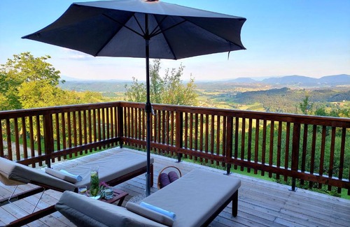Podcetrtek House | Relaxing Herbalija Apartment Surrounded by Nature's Beauty
