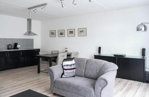 Uffelte Apartment | Comfortable Stay at Herberg de Roskam with Breakfast & Dining