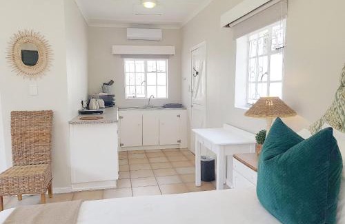 Somerset East Bed & Breakfast | Herberg Manor: 4-Star Haven with Pool and Family-Friendly Perks