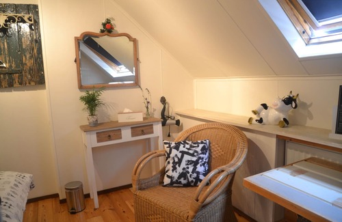 Vierlingsbeek Bed & Breakfast | Discover Herberg Thijssen: Family-Friendly Retreat with Pool
